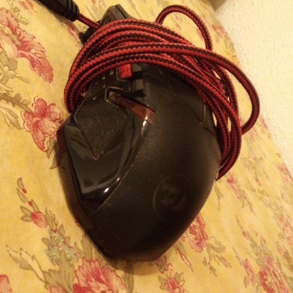 Redragon Gaming Mouse with Red and Black Design - Picture 2 of 5